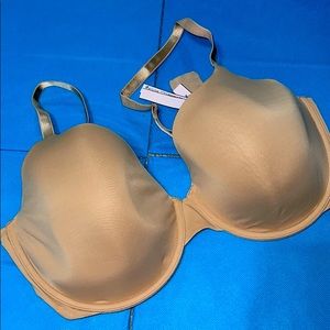 NWOT tshirt bra lightly lined by Victoria in tan